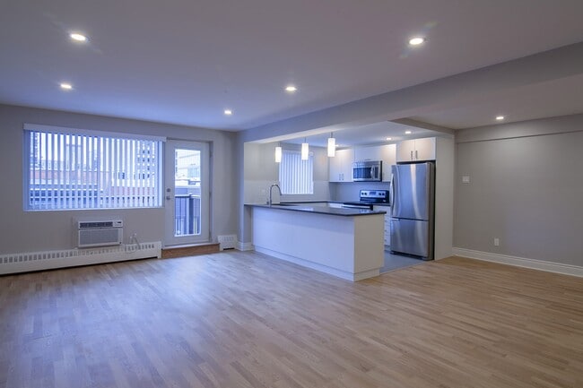 Building Photo - 3421 Rue Drummond