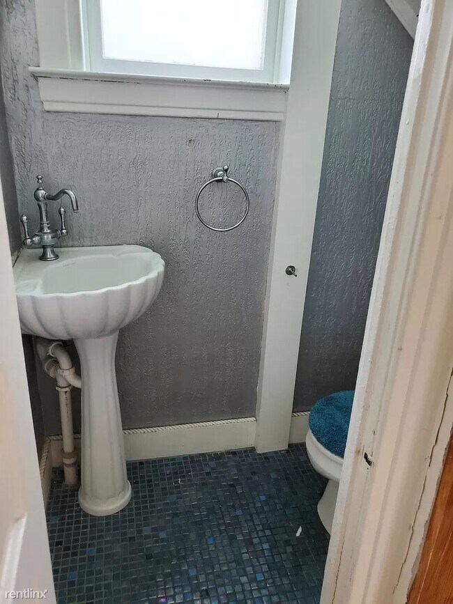 Foto del edificio - 3 br, 1.5 bath House - 902 W Lovell St Ava...