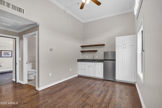 Building Photo - 5753 W Glendale Ave