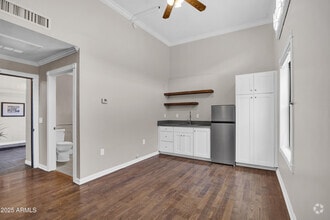 Building Photo - 5753 W Glendale Ave