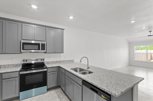 Building Photo - 911 Sevenleaf Ln