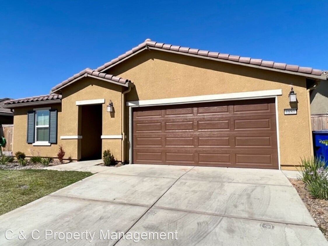 Foto principal - 3 br, 2 bath House - 6880 E Dwight Way