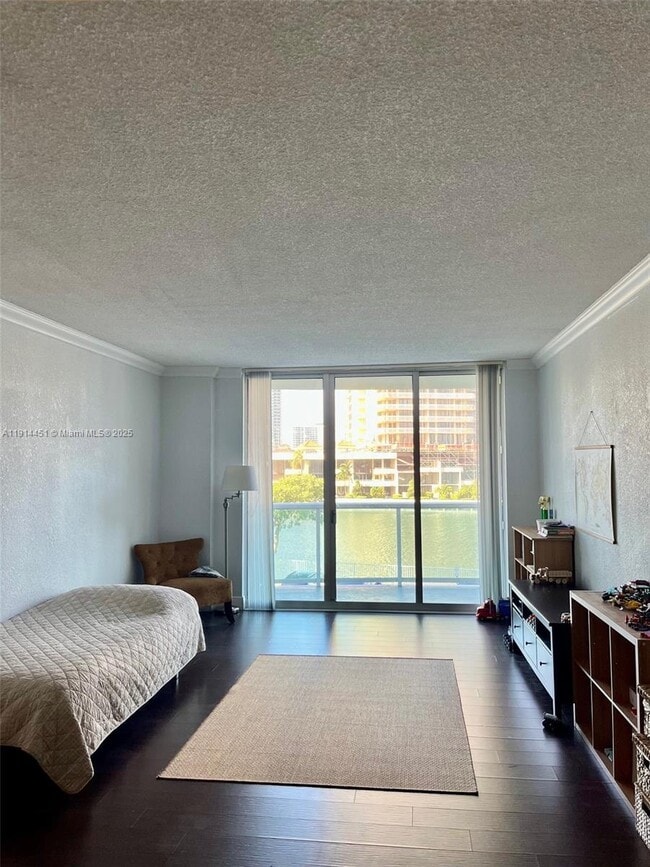 Foto del edificio - 19390 Collins Ave