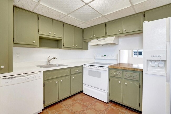 Building Photo - 4500 N Flagler Dr