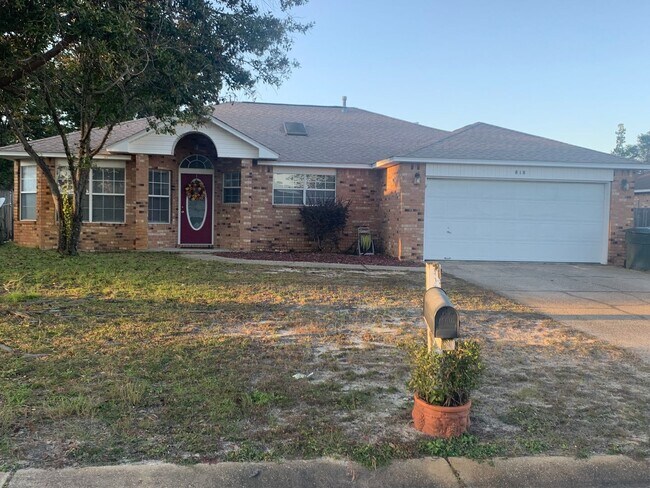 Building Photo - 3BR/2BA Home Minutes from NAS Pensacola Ba...