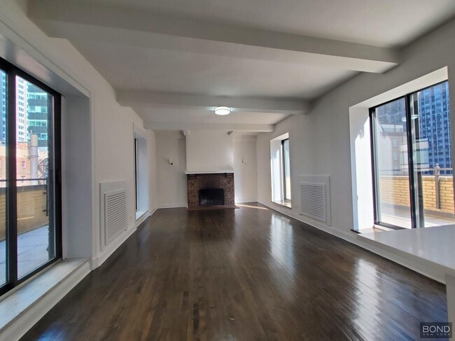 Building Photo - 145 W 55th St