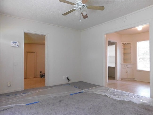 Building Photo - 1717 Hemphill Dr