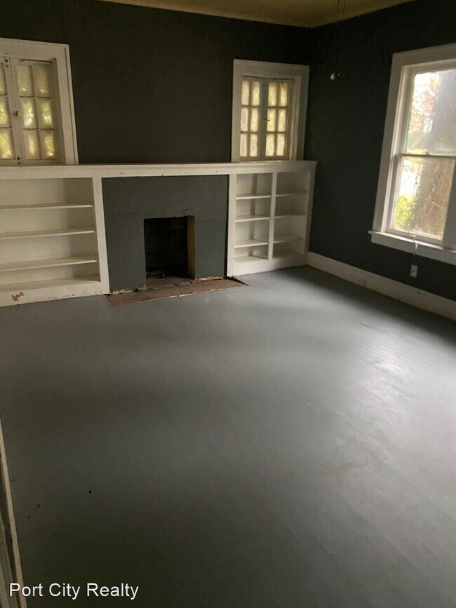 Building Photo - 3 br, 1 bath House - 255 WIlkinson St