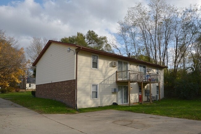 Foto del edificio - ***Ask about our Security Deposit Alternative!*** $899- Remodeled one bedroom apartment in Eastwood
