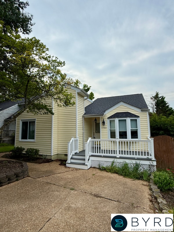 Building Photo - 1703 Sheldrake Ct