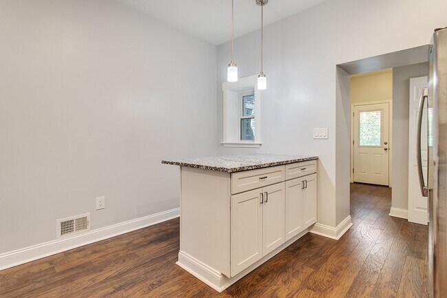 Foto del edificio - Beautiful 4 Bed 3 Bath Home in Lawrenceville!