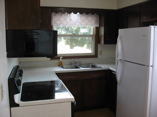 Foto del edificio - 523a Hobbs Ave