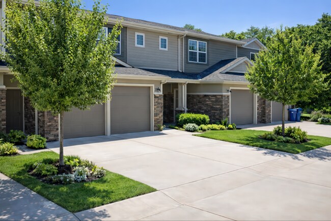 Foto del edificio - Chapel Ridge Townhomes