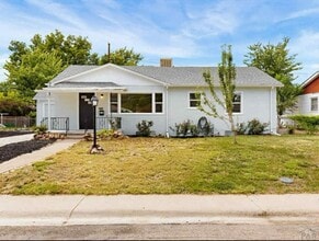 Building Photo - 314 Kenwood Dr
