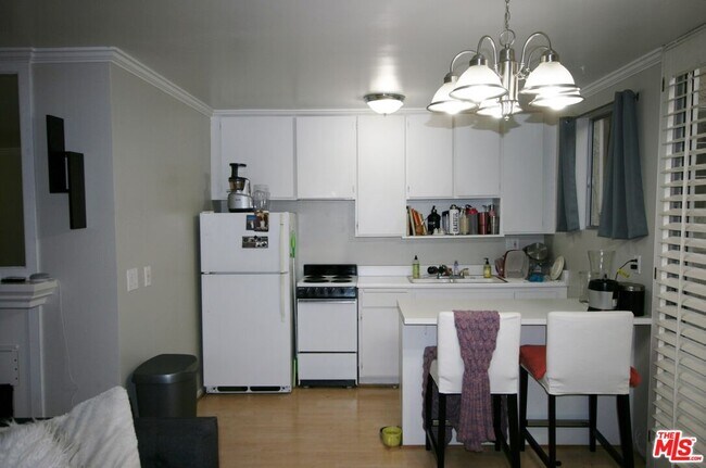 Foto del edificio - 11645 Montana Ave
