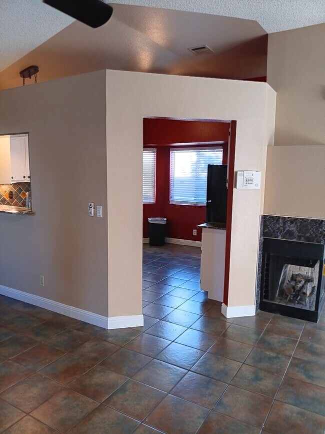 Foto del edificio - **RENT READY***LOVELY 3 BEDROOM ,2 BATH HOME NOW AVAILABLE FOR RENT!