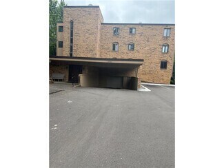 Building Photo - 2016 Yorkshire Ave