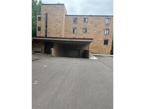 Building Photo - 2016 Yorkshire Ave