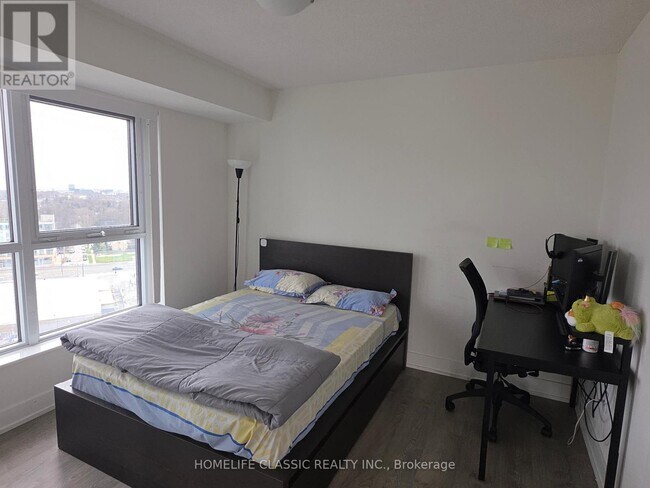 Photo du bâtiment - 7 Mabelle Ave