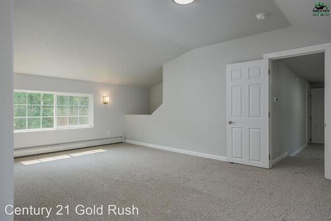 Building Photo - 5 br, 3 bath House - 4441 Lauesen Ave