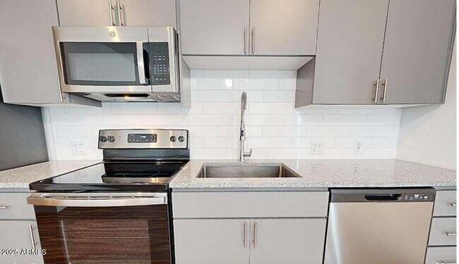 Foto del edificio - 26800 N 27th Ave