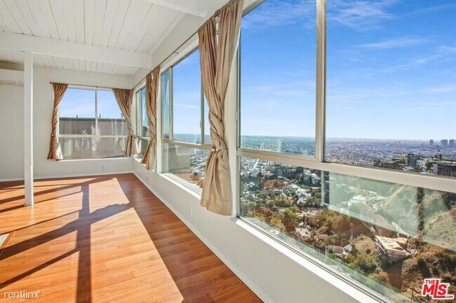 Foto del edificio - 2 br, 2 bath House - 8500 Magnolia Dr