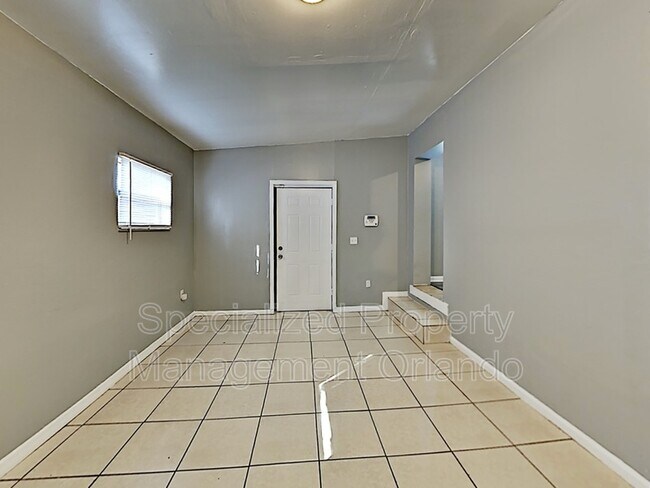 Building Photo - 1501 S Westmoreland Dr