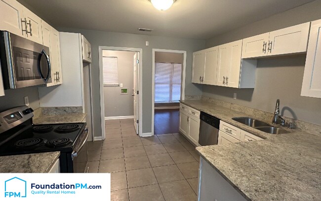 Building Photo - 9420 Grove Rd