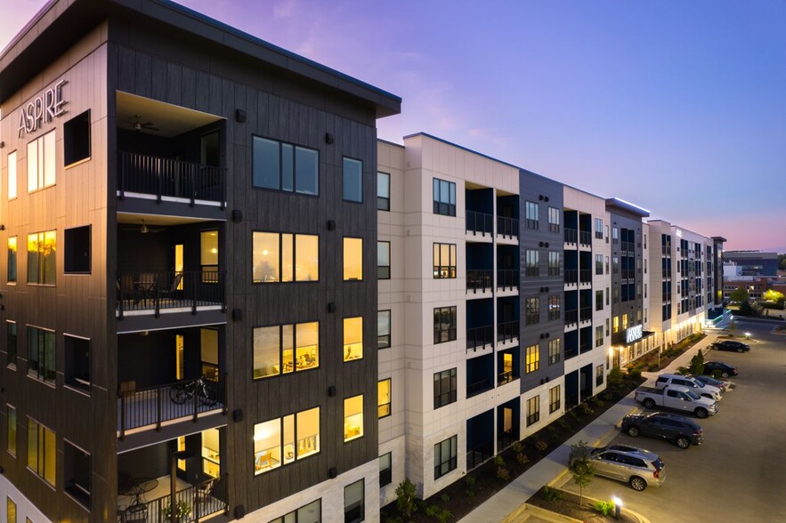 Aspire Kenwood Apartments