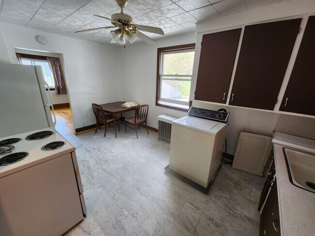 Building Photo - 444 Madison Ave