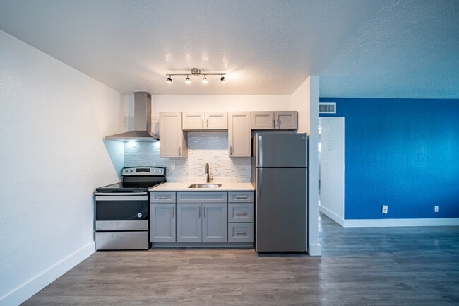 Photo - Key Bay Apartments