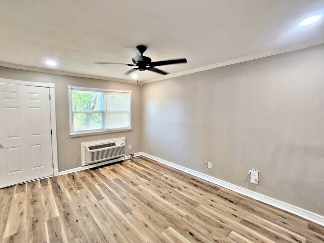 Foto del edificio - 1504 Oakwood Ave NE