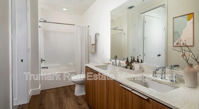 Building Photo - 218 N El Molino Ave