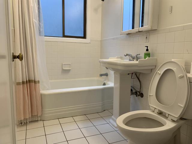 Building Photo - 2 bedroom in San Francisco CA 94121