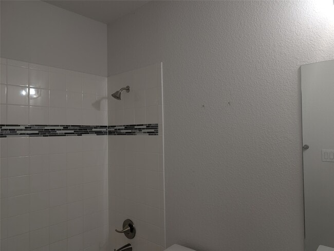 Building Photo - 16826 Beechwood Forest Way