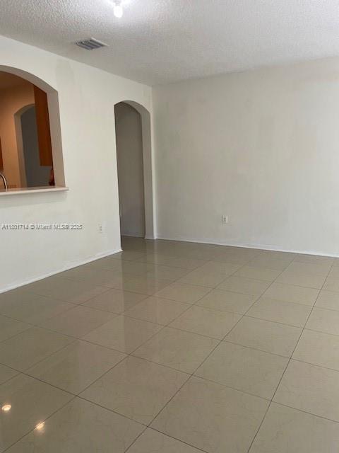 Foto del edificio - 4240 NE 9th St