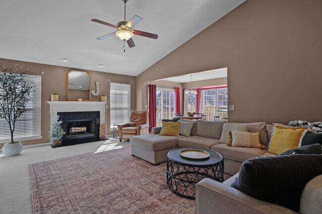 Building Photo - 814 Cone Flower Dr