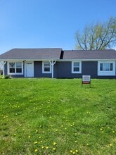Building Photo - 110-112 Sanders Ct