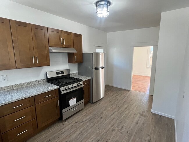 Building Photo - 513 2nd Ave