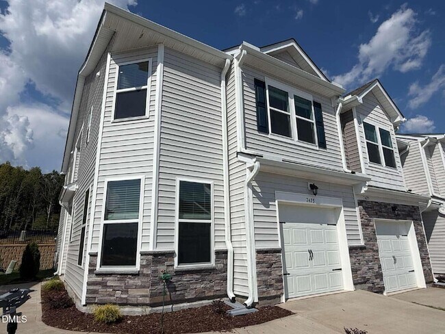 Building Photo - 7423 Bourbon Briar Dr
