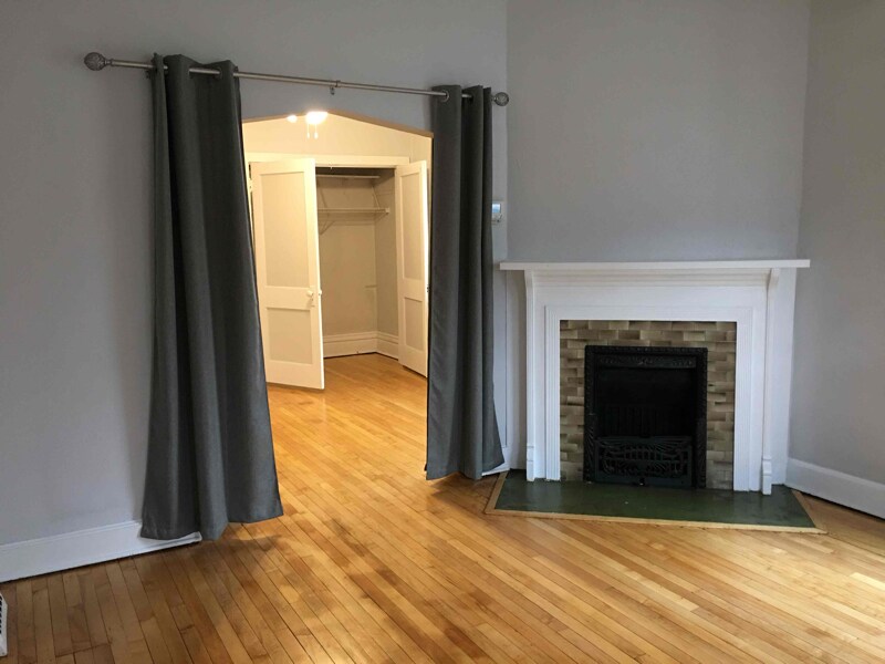 Foto principal - 1207 E 4th St