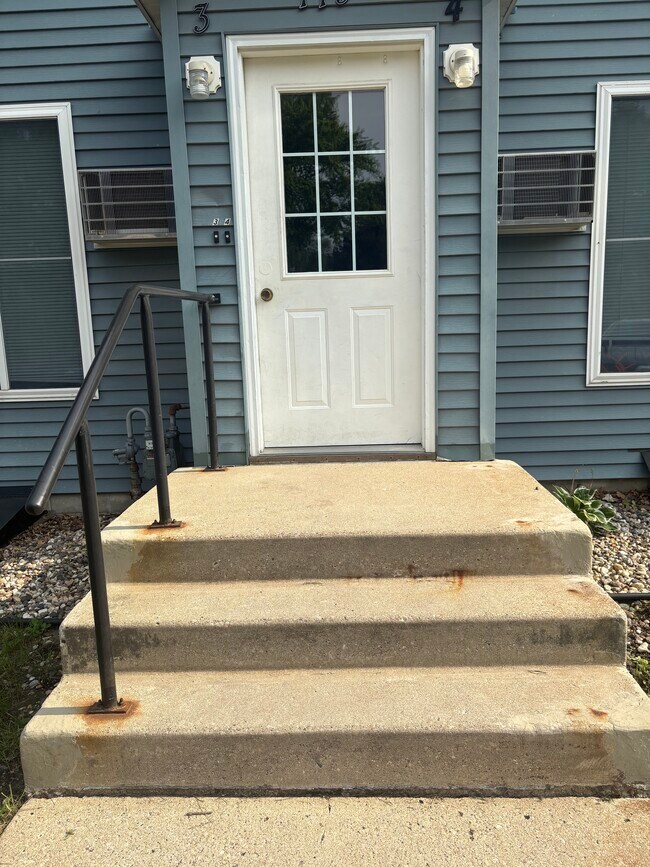 Building Photo - 119 E Welcome Ave