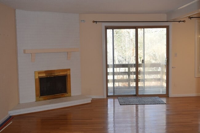 Foto del edificio - 11 Hilltop Ln