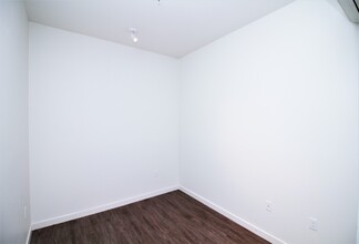 Building Photo - Ice House Midtown