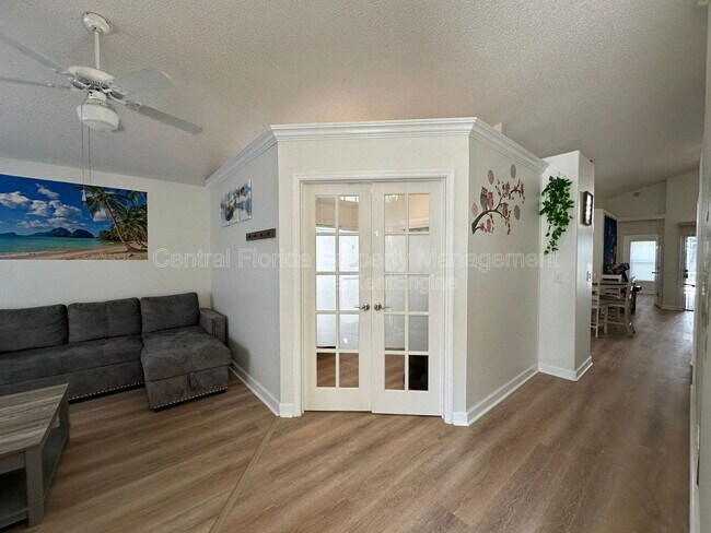 Foto del edificio - 1009 Lake Davenport Blvd