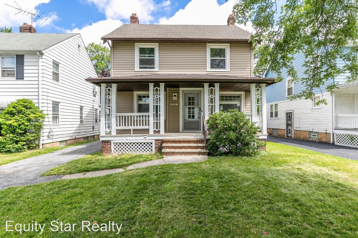 4 br, 1 bath House 3763 Northampton Rd House Rental in Cleveland Heights, OH