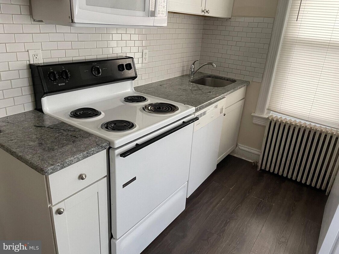 22 W 4th St, Lansdale, PA 19446 Room for Rent in Lansdale, PA