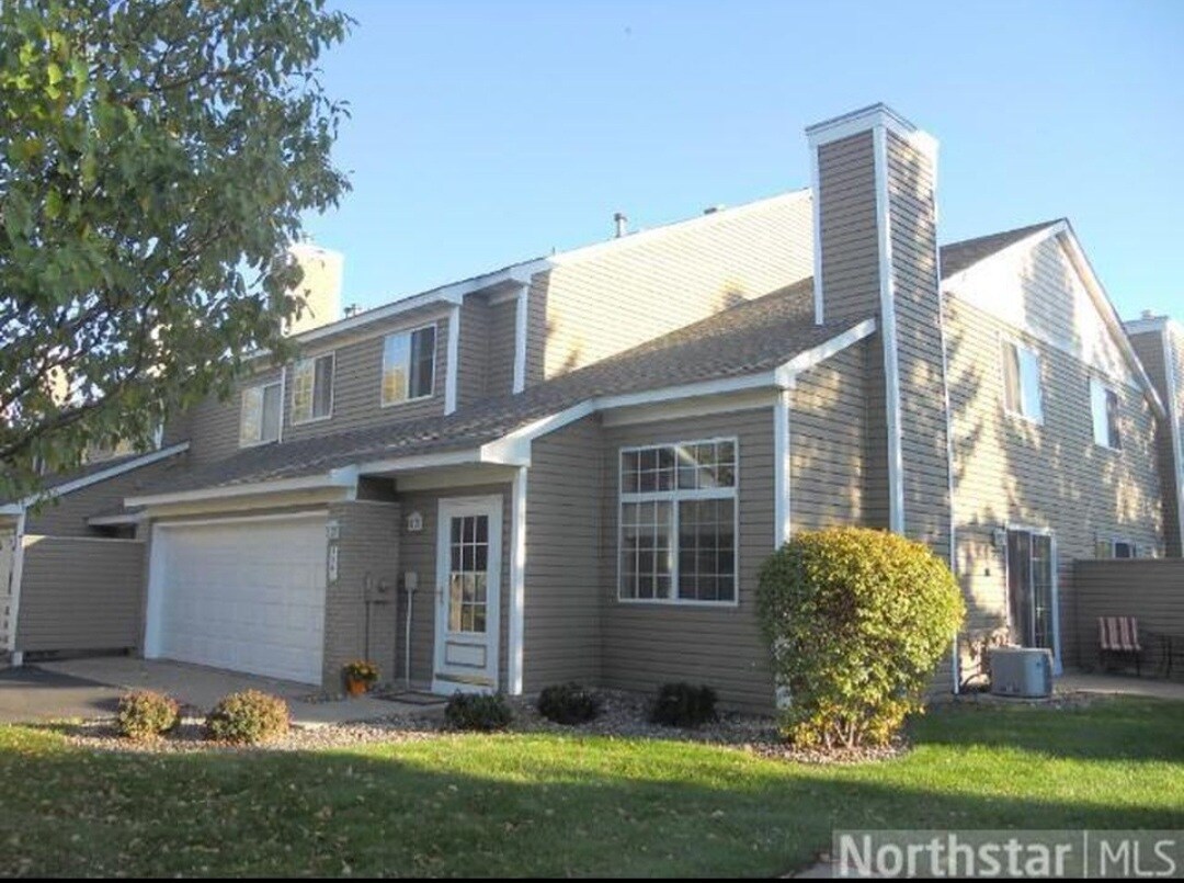 Foto principal - 9961 Fillmore St NE