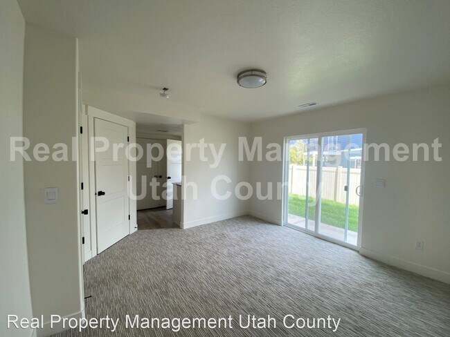 Building Photo - 4 br, 3.5 bath House - Brand New Townhouse...