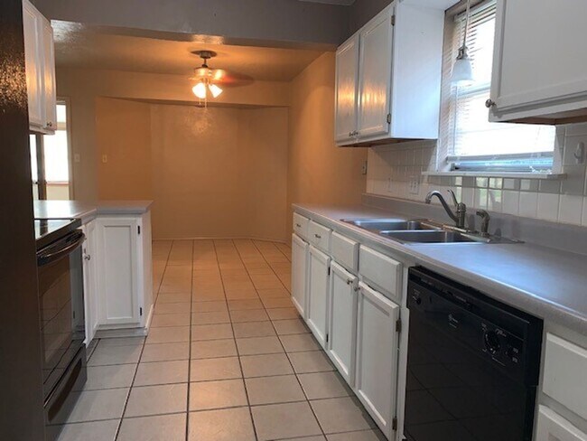 Foto del edificio - 5005 SE Kincaid Ave